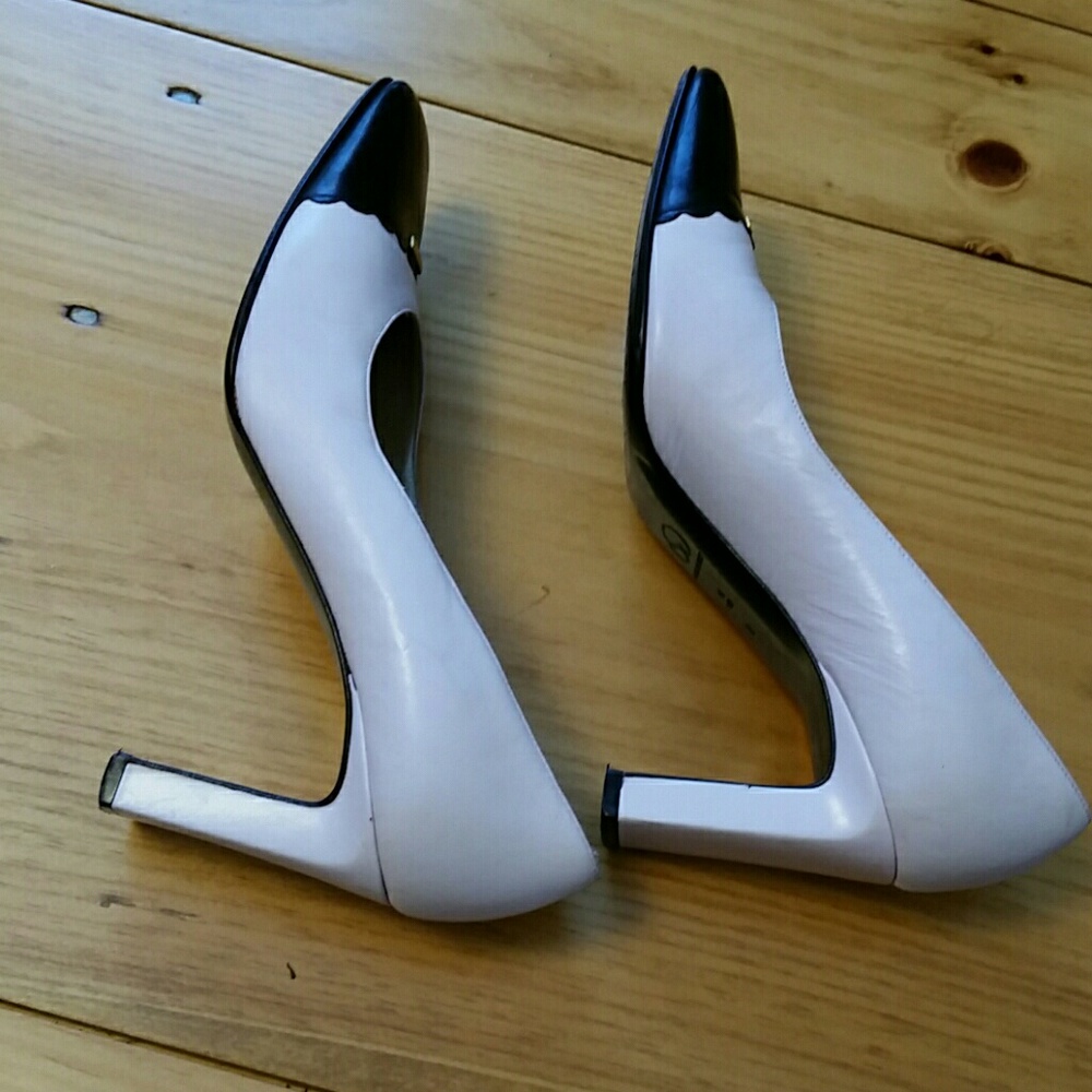 St John Italian leather two-tone heels - Picture 4 of 7